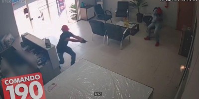 Ji-Paraná: Comerciante reage a assalto e baleia dois bandidos; um é socorrido em estado...