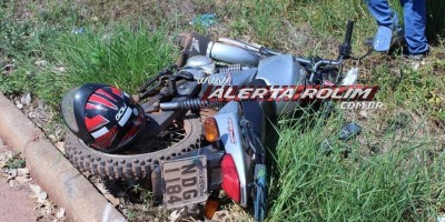 Motociclista fratura braço após ser atingido por carro em Rolim de Moura