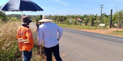 DER prepara nova base para pavimentação asfáltica em trecho da RO-010 entre Rolim de...