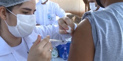 520 profissionais do transporte receberam a vacina contra a COVID-19 em Rolim de Moura