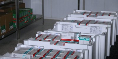 Rondônia recebe 53,7 mil doses de vacina da AstraZeneca para aplicação da 2ª dose...