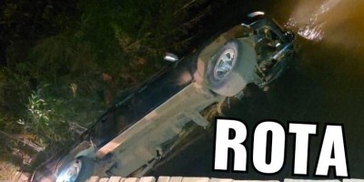 Motorista cai com camionete dentro de rio em Vilhena