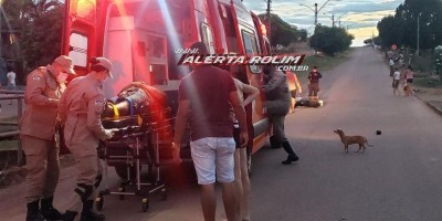 Motociclista é socorrido após passar sobre quebra-molas e sofrer queda em Rolim de Moura