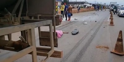Motociclista morre esmagada por carreta na BR-364 em Porto Velho
