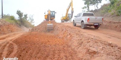 Santa Luzia- Após oito anos prefeito Jurandir da sequência nas obras de cortes da serra...