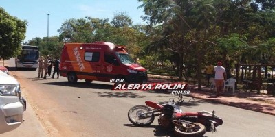 Motociclistas ficam feridos após acidente na Avenida 25 de Agosto em Rolim de Moura