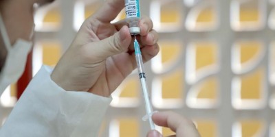 Governo de RO autoriza redução de intervalo da 2ª dose da AstraZeneca para 45 dias e...