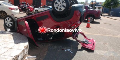 Automóvel capota após colisão em Porto Velho