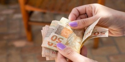 Caminhoneiro tem R$ 4.300 furtado após 'jantar romântico' com acompanhante