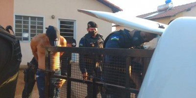 Veja o vídeo: Família é feita refém por criminosos dentro de casa em Porto Velho;...