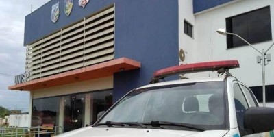 Empresário diz que é 'irmão do juiz' e acaba detido após chamar policiais de 'doidos...