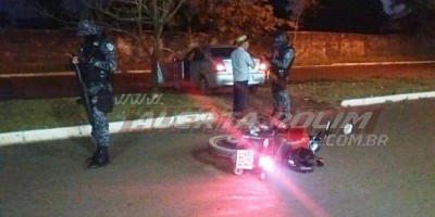 Acidente de trânsito envolvendo carro e moto deixa uma pessoa ferida Rolim de Moura