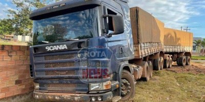 Motorista perde controle da direção e quase atinge loja em Colorado do Oeste; veja o...
