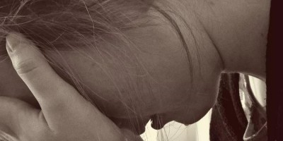 Garota acorda sendo estuprada pelo marido da amiga em residência