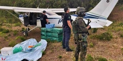 Avião com 324 kg de cocaína é interceptado pela FAB e PF em Machadinho (RO)