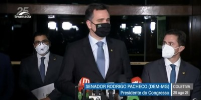 Alegando 'falta de justa causa', presidente do Senado rejeita pedido de impeachment feito...
