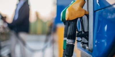 ICMS é o grande vilão que deixa o preço da gasolina mais caro. Será mesmo?