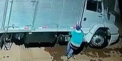 Ladrão viola carga de carreta e furta 400 caixas de cerveja em Vilhena