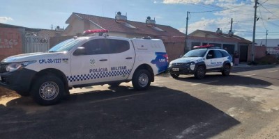 Filho é preso por ameaçar matar os pais a facadas por causa de dinheiro para droga