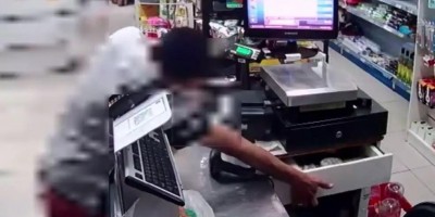 Homem furta celular em mercado, se arrepende e devolve aparelho