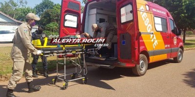 Motociclista é socorrido à UPA após colisão contra carro em Rolim de Moura