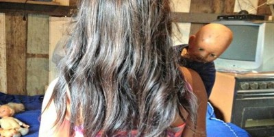 Mãe flagra filha de cinco anos sendo estuprada pelo avô na cozinha de casa