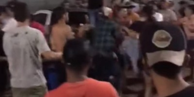 Briga generalizada deixa homens feridos a facadas e garrafadas em Cerejeiras; veja o...