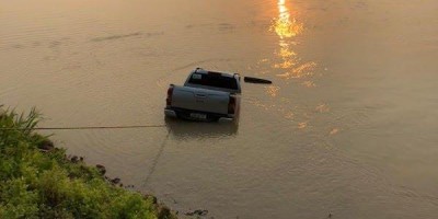 Caminhonete é achada amarrada no fundo do rio Mamoré, na divisa entre Guajará-Mirim e...