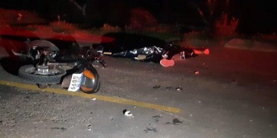 Jovens morrem após colisão entre motocicletas na área rural de Cacoal; Câmera...