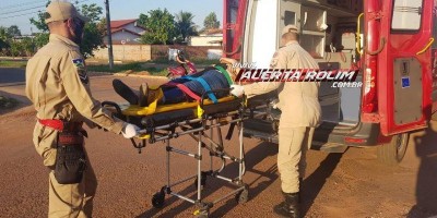 Mulher fica ferida após se chocar contra carro em Rolim de Moura