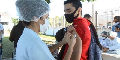 Vacinação contra covid-19 continua neste sábado (23) em todas as UBS de Rolim de...