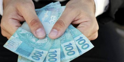 Após divergências e reações negativas, governo adia anúncio do Auxílio Brasil de R$...