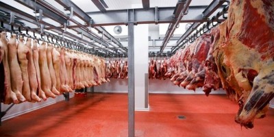 Veto chinês trava 100 mil toneladas de carne no Brasil e já afeta preço no mercado
