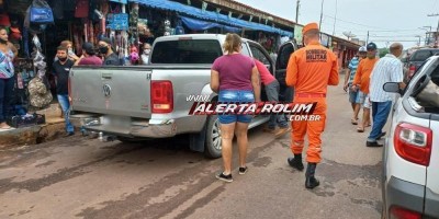 Homem é atingido por caminhonete ao atravessar via em Rolim de Moura