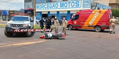 Colisão entre carro e moto deixa motociclista ferido em Rolim de Moura