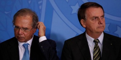 Bolsonaro avalia ''auxílio diesel'' para caminhoneiros em ano eleitoral; Caminhoneiros...