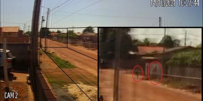 Rolim de Moura: Câmera de segurança filma momento em que homem leva menino para casa...