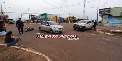 Uma pessoa fica ferida após colisão entre carro e moto em Rolim de Moura
