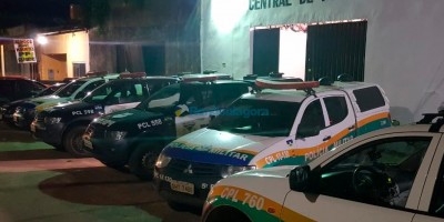 Mulher flagra marido usando droga e o caso vai parar na polícia