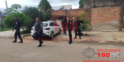 Assaltante morre baleado após troca de tiros com a polícia em Ariquemes; veja os vídeos