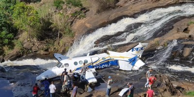 Cantora Marília Mendonça morre após avião cair no interior de Minas Gerais