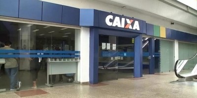 Simulando estar armado, ladrão rouba cerca de R$ 11 mil de mulher na frente de banco