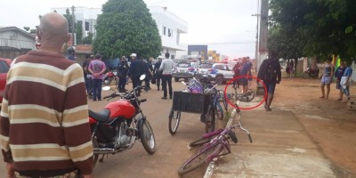 Ladrão dá tiro e assalta farmácia, mas acaba preso por populares depois de ser...