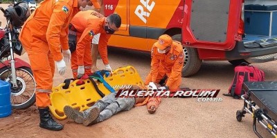 Entregador fica ferido após sofrer queda de moto em Rolim de Moura