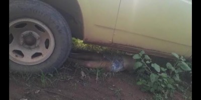 Corpo de adolescente é encontrado embaixo de carro