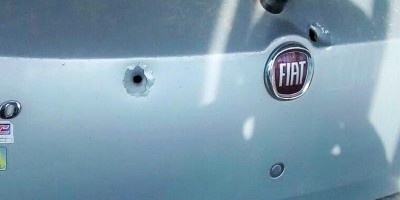 Durante a madrugada desta terça, carro é atingido por tiros em Rolim de Moura