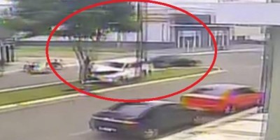 Após colisão, motorista bate carro em árvore em Vilhena; veja o vídeo