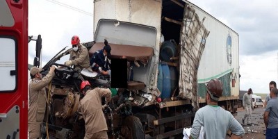 Motorista de empresa vilhenense se envolve em acidente e fica preso às ferragens em MT;...