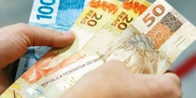 Orçamento prevê que salário mínimo poderá subir para R$ 1.212 em 2022