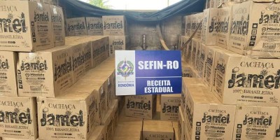 Vilhena: PRF flagra caminhoneiro transportando quase 20 mil garrafas de cachaça e Sefin...